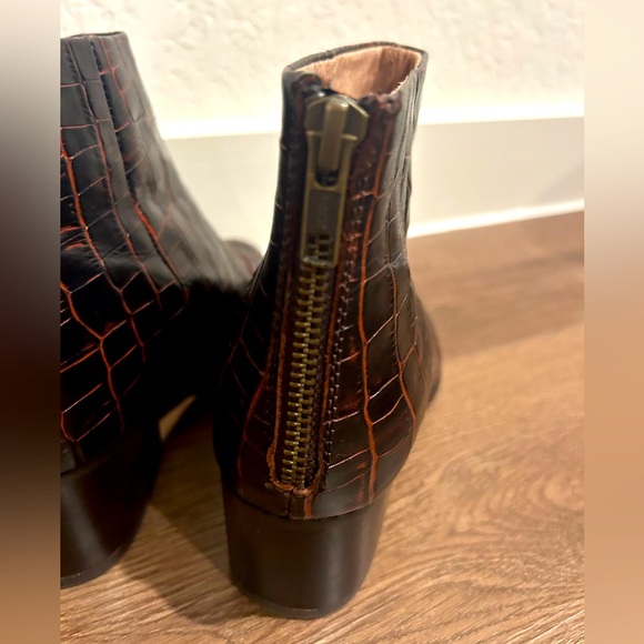 Anthropologie Seychelles Floodplain Booties Brown Ankle Boots Crocodile Size 7 - Picture 7 of 13